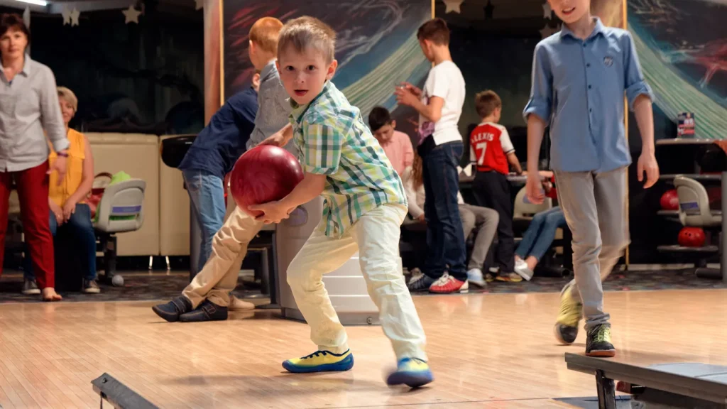 Le bowling, une activité de divertissement idéale pour les enfants bowling a partir de quel age